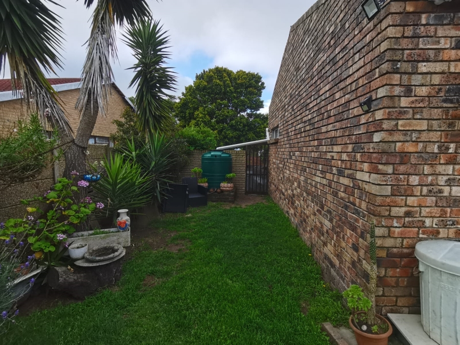 3 Bedroom Property for Sale in Heiderand Western Cape